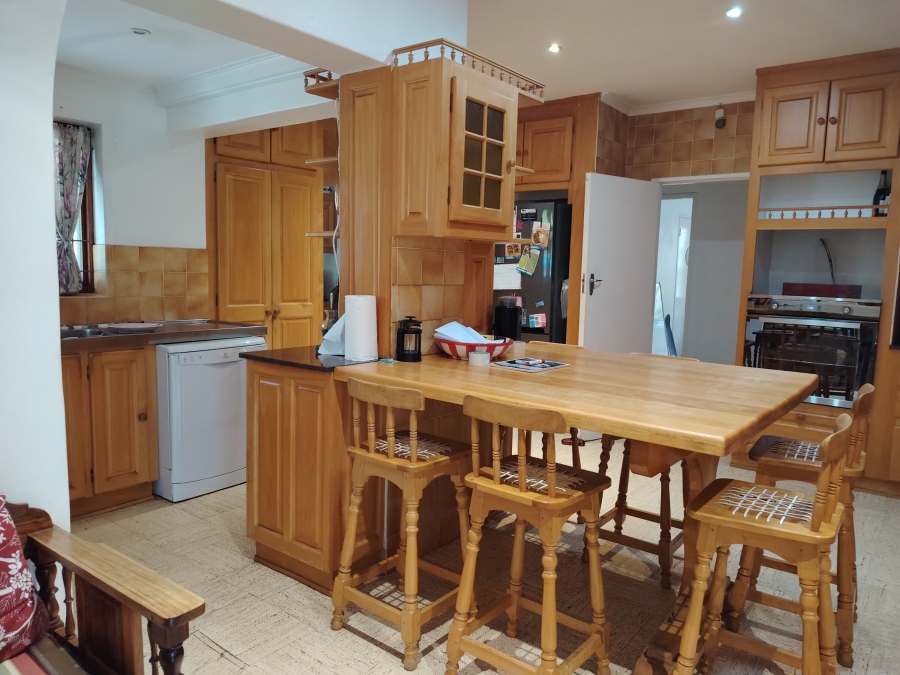 3 Bedroom Property for Sale in Golden Acre Western Cape